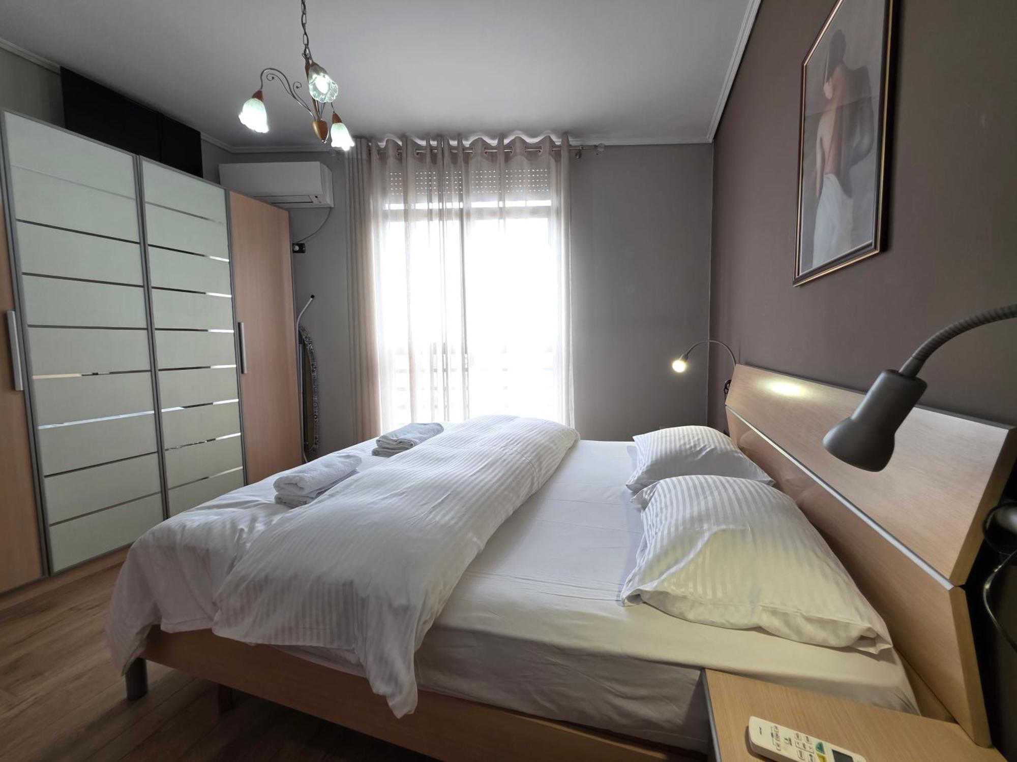 Aura Skanderbeg Square Apartments Tirana Buitenkant foto
